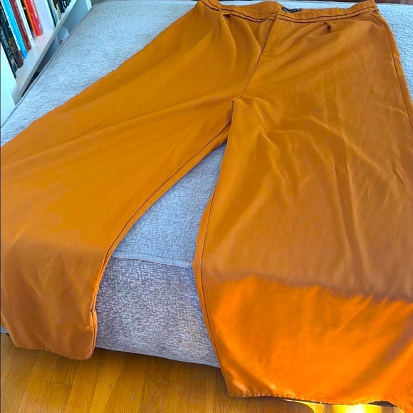 PrettyLittleThing Orange Wide Leg Pants - Picture 6 of 6